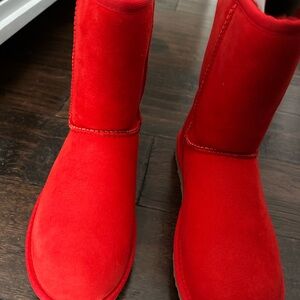 UGG Women's Classic Short Boots - Red